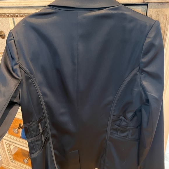 Beautiful Cach’e Navy Suit with matching pencil suit w/gold necklace. - Picture 3 of 15